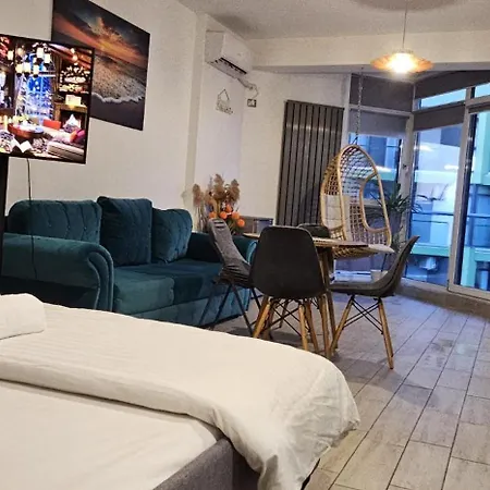 Waterfront & Piscina Interioara Incalzita Apartment