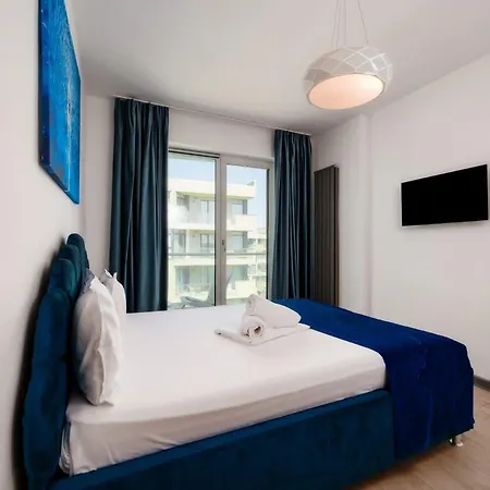 Waterfront & Piscina Interioara Incalzita