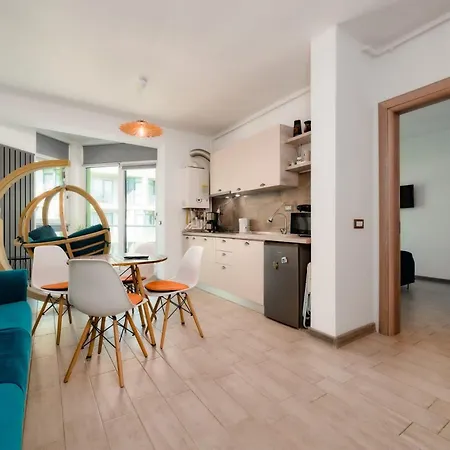 Waterfront & Piscina Interioara Incalzita Năvodari