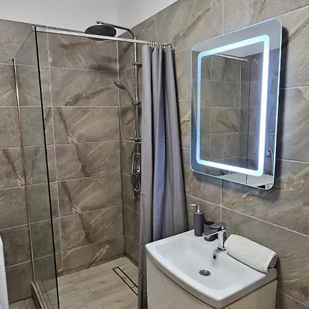 Waterfront & Piscina Interioara Incalzita * Năvodari