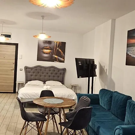 Waterfront & Piscina Interioara Incalzita Apartman Năvodari