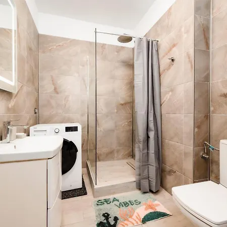 Apartman Waterfront & Piscina Interioara Incalzita Năvodari