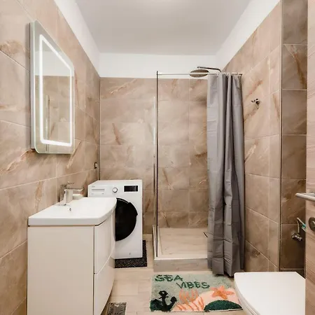 Apartman Waterfront & Piscina Interioara Incalzita Năvodari