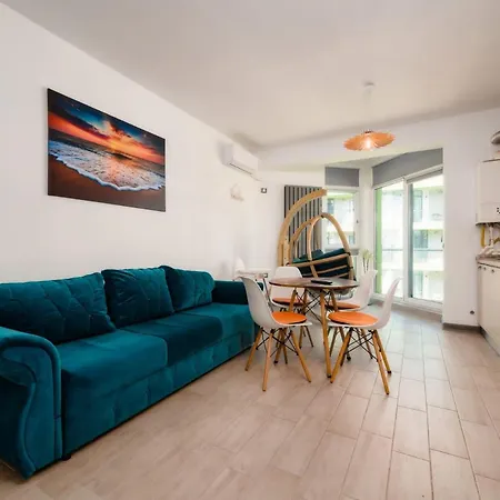Waterfront & Piscina Interioara Incalzita Apartman Năvodari